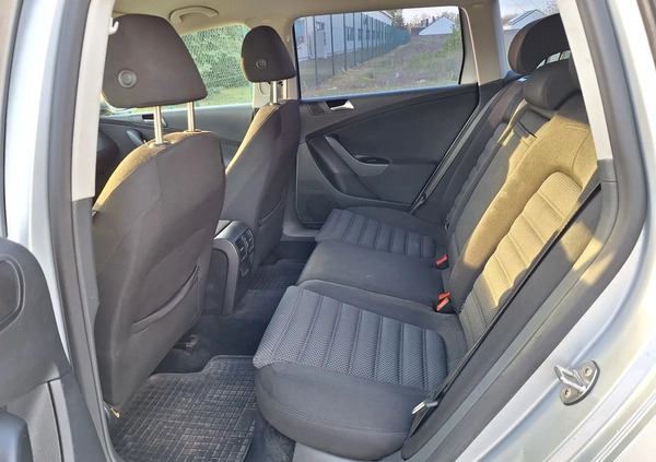 Volkswagen Passat cena 16000 przebieg: 285110, rok produkcji 2009 z Śrem małe 92